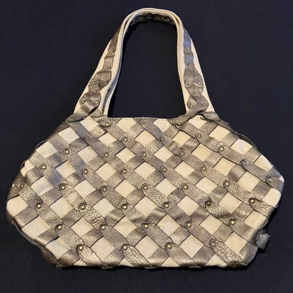 Laura Ashley Handbags - New gorgeous Laura Ashley purse